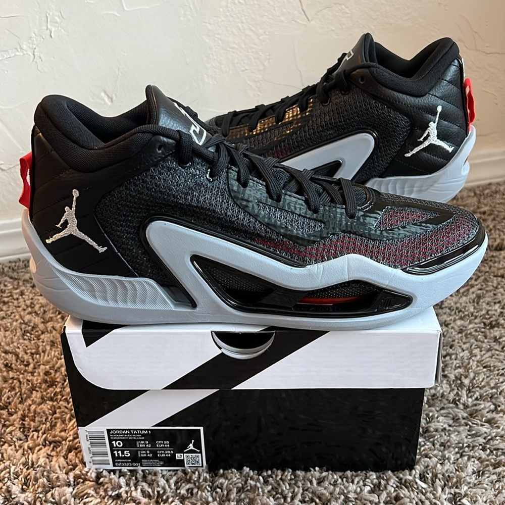 Air Jordan Tatum I One Black Grey Smoke Red Basketball Shoes 10